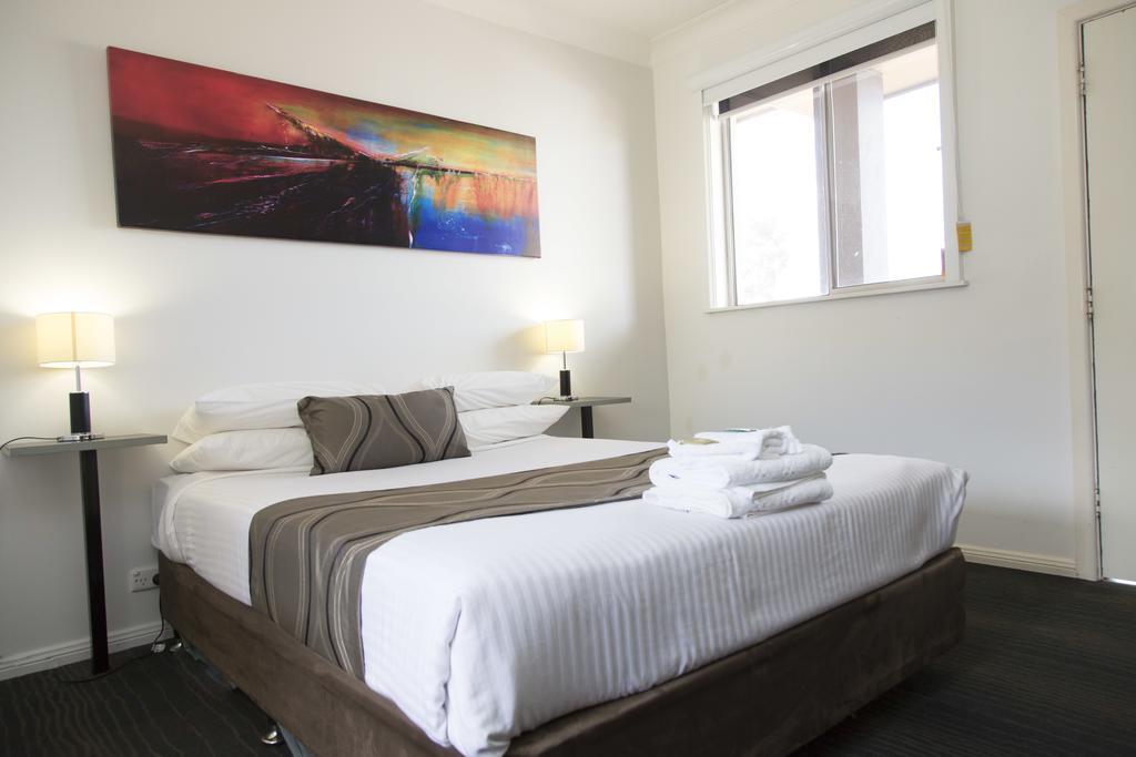 A Line Motel Griffith Extérieur photo