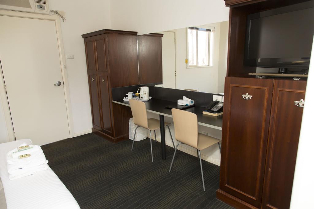 A Line Motel Griffith Extérieur photo