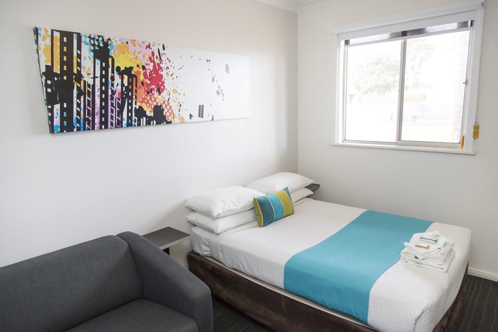 A Line Motel Griffith Extérieur photo
