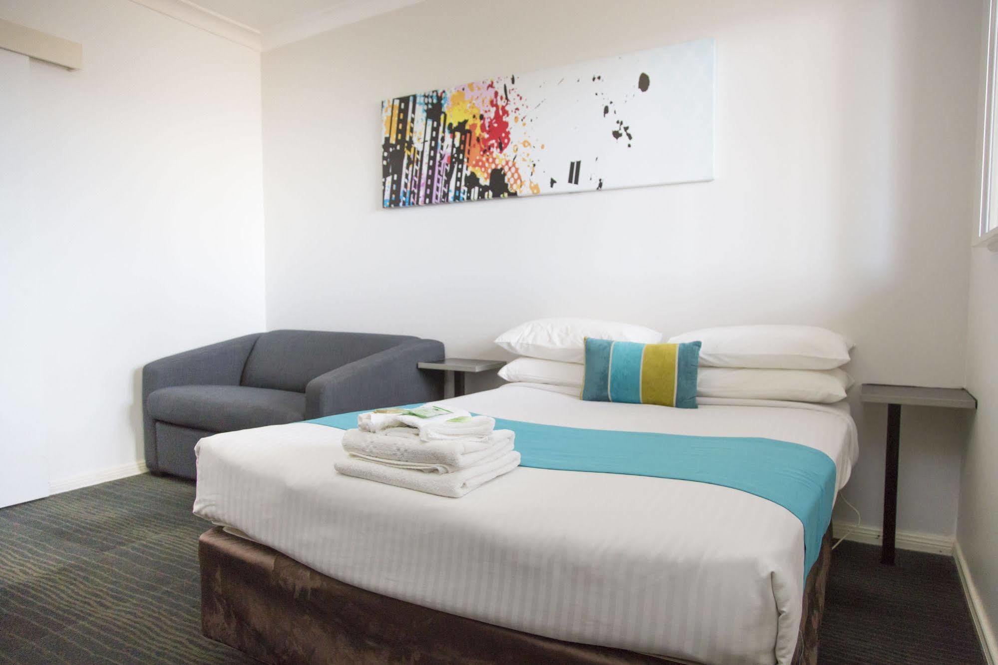 A Line Motel Griffith Extérieur photo